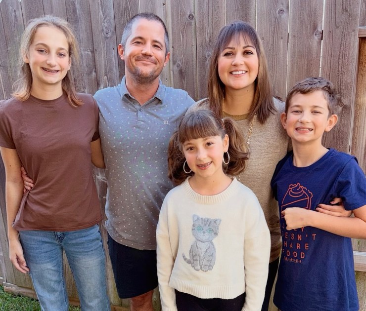 Howen Family Photo 2025